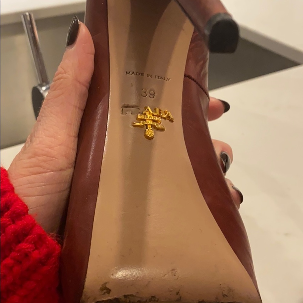 Prada Pump - Picture 4 of 4